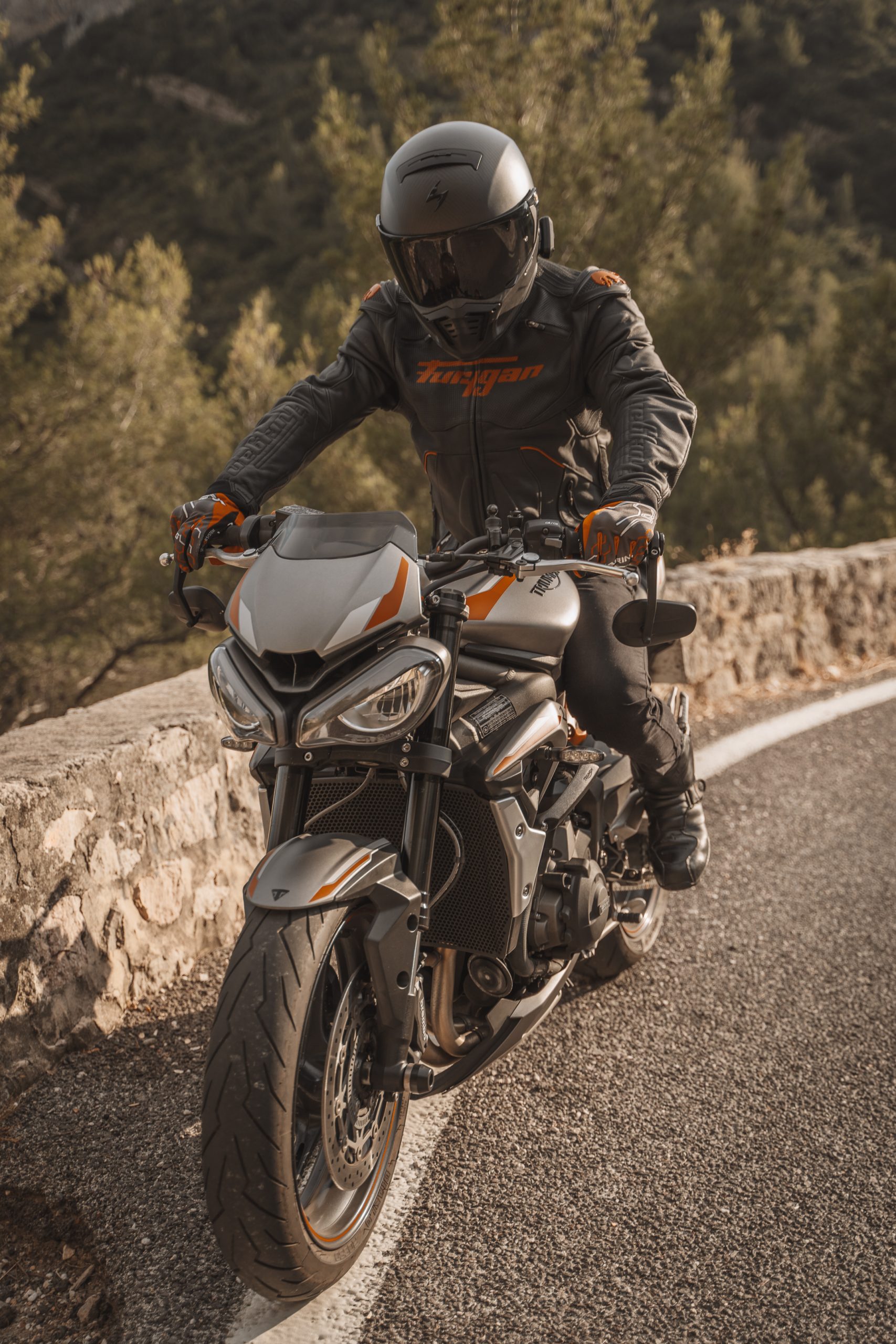 moto casque triumph veste motard