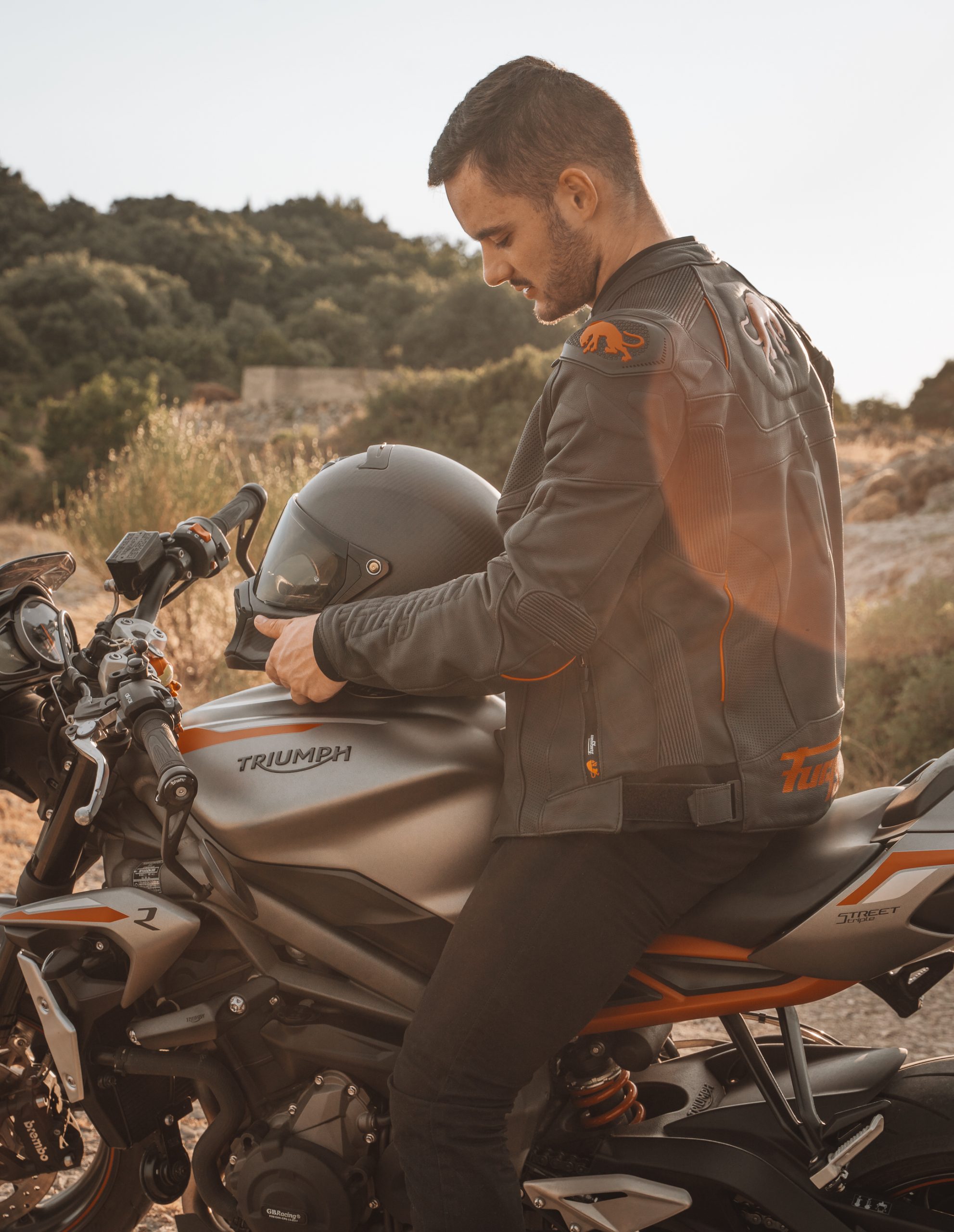 moto casque triumph veste motard
