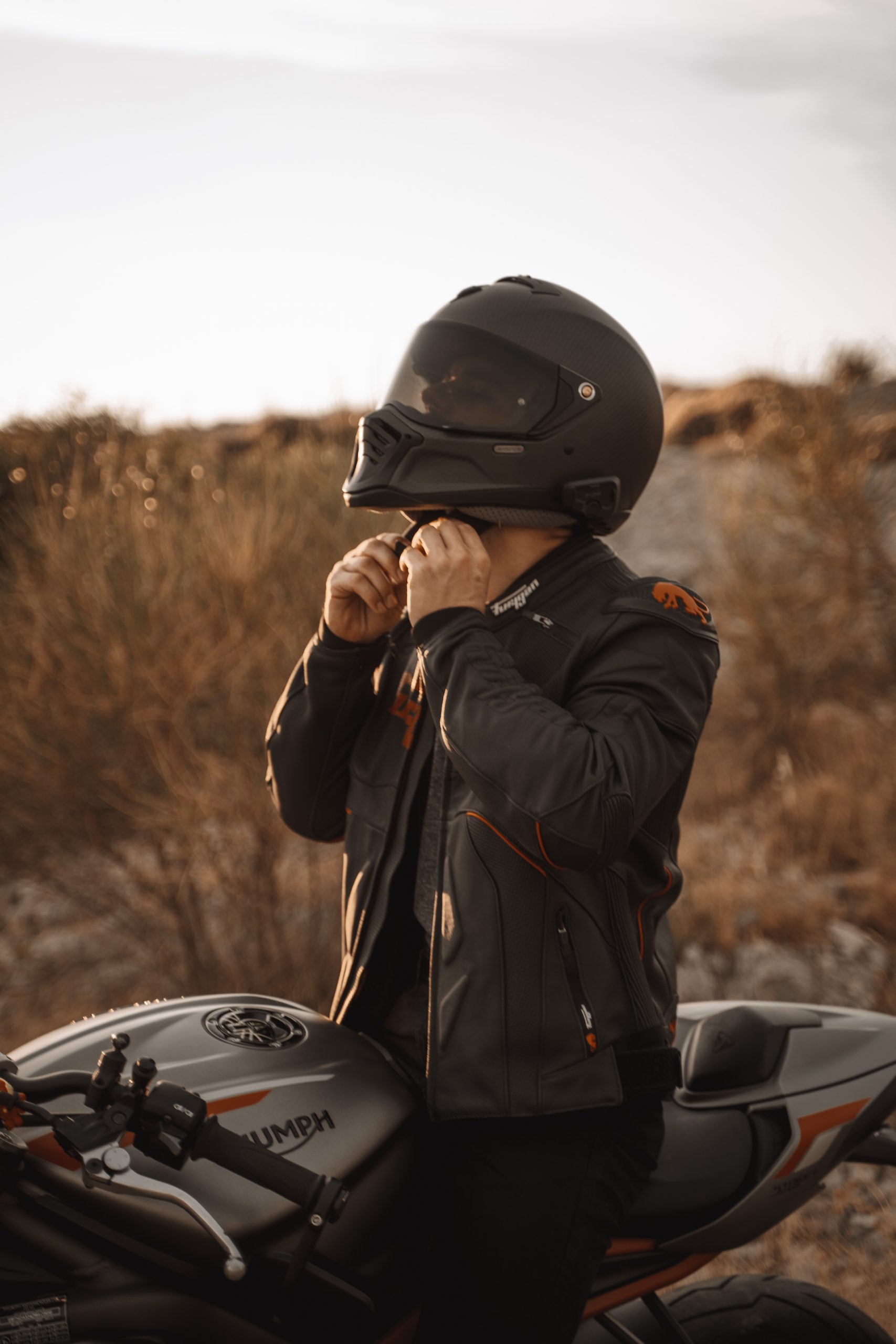 moto casque triumph veste motard